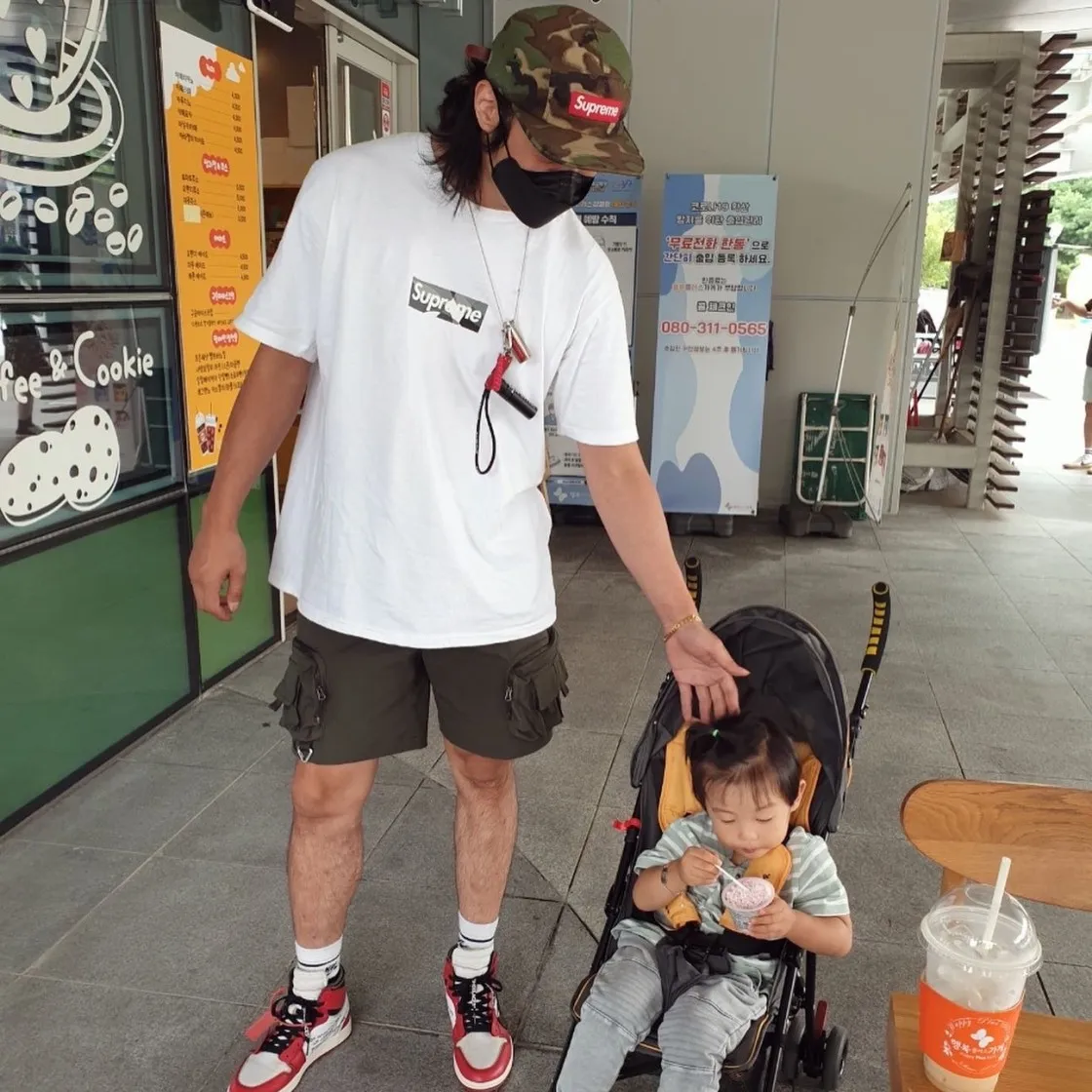 슈프림 x 에밀리오 푸치 박스로고 티셔츠 화이트 블랙 - 21SS thumbnail 7