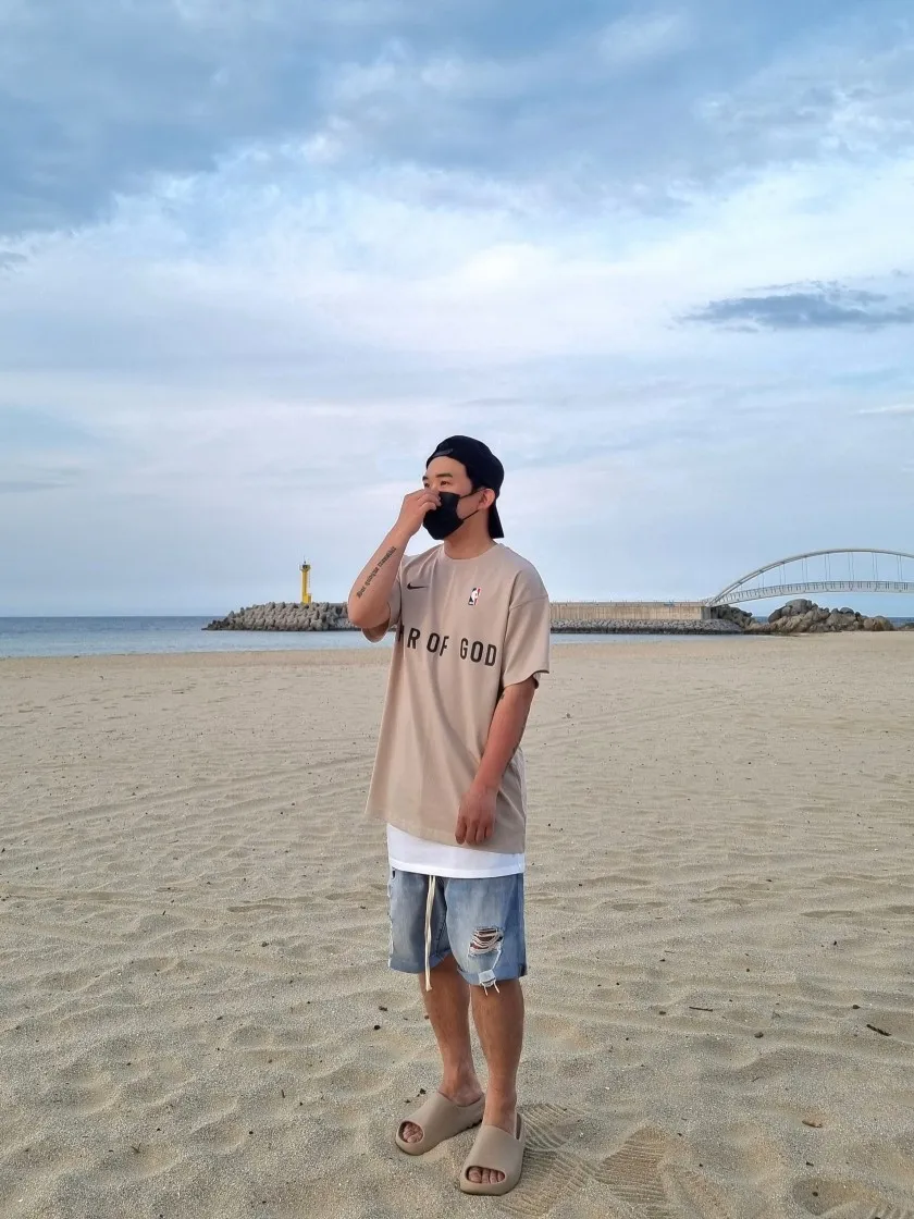 나이키 x 피어 오브 갓 웜업 티셔츠 오트밀 thumbnail 4