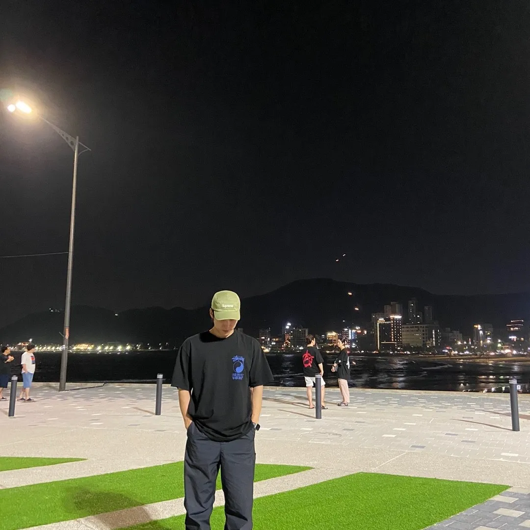 스투시 x 아워레가시 프레임 피그먼트 다이드 티셔츠 블랙 thumbnail 2