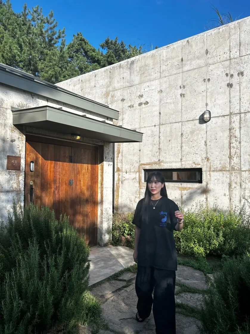 스투시 x 아워레가시 프레임 피그먼트 다이드 티셔츠 블랙 thumbnail 5