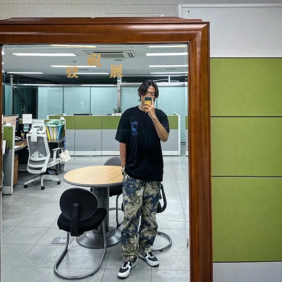 스투시 x 아워레가시 프레임 피그먼트 다이드 티셔츠 블랙 thumbnail 6