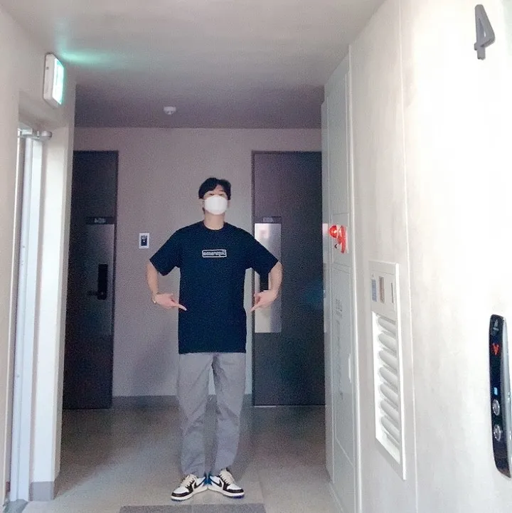 슈프림 x 카우스 초크 로고 티셔츠 네이비 - 21SS thumbnail 9