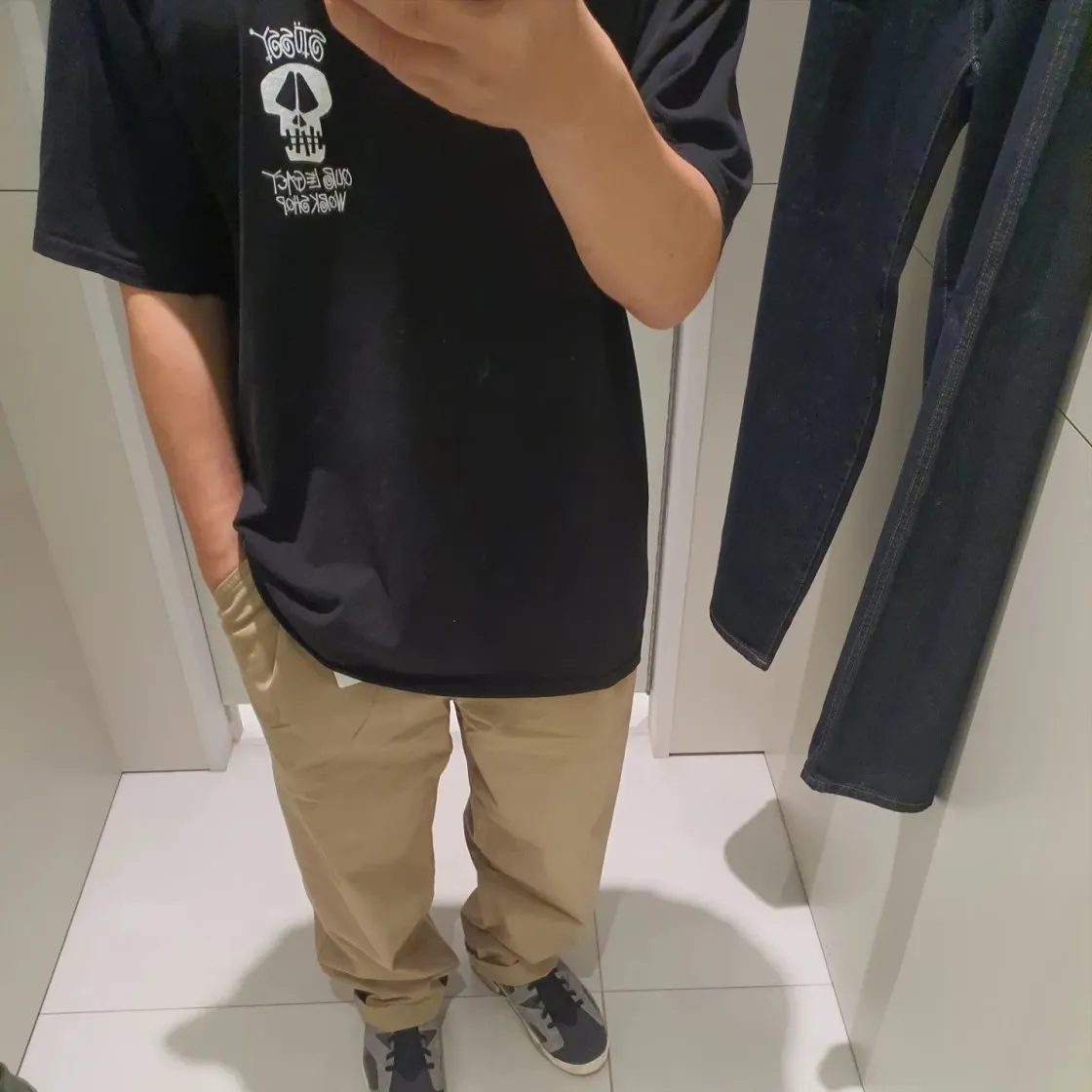 스투시 x 아워레가시 워크샵 서프 스컬 피그먼트 다이드 티셔츠 블랙 thumbnail 2