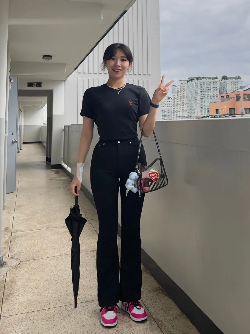 아미 스몰 하트 로고 티셔츠 블랙 thumbnail 6