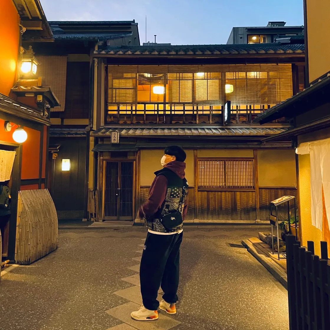 스투시 x 본앤레이즈드 8볼 티셔츠 화이트 thumbnail 3