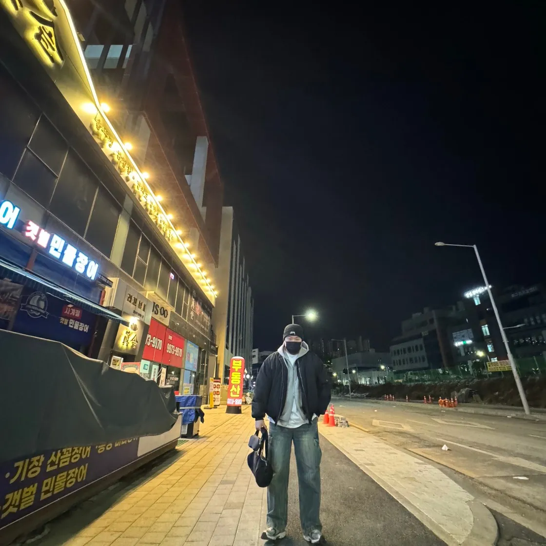 스투시 x 본앤레이즈드 8볼 티셔츠 화이트 thumbnail 4