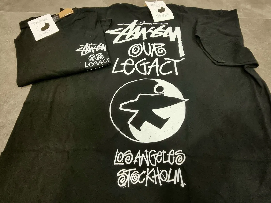 스투시 x 아워레가시 서프맨 피그먼트 다이드 티셔츠 블랙 thumbnail 4