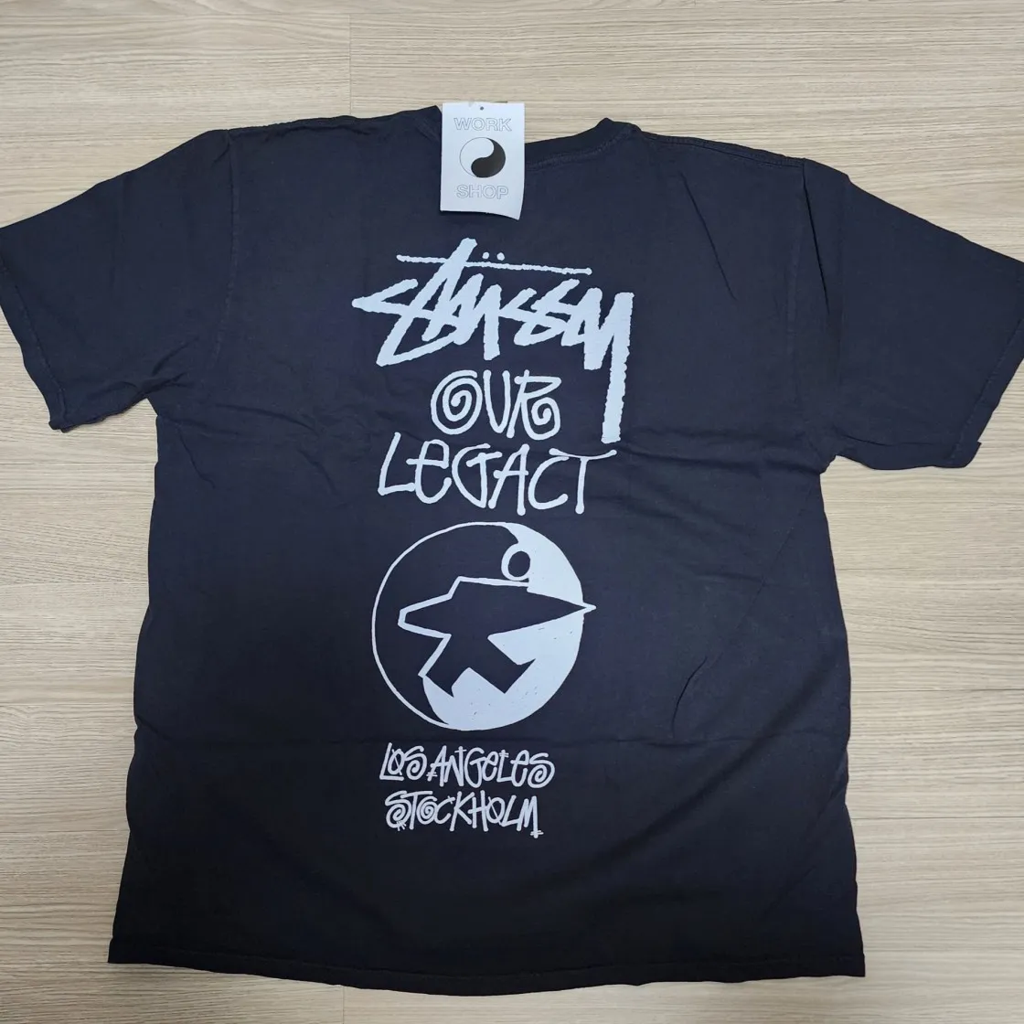 스투시 x 아워레가시 서프맨 피그먼트 다이드 티셔츠 블랙 thumbnail 7