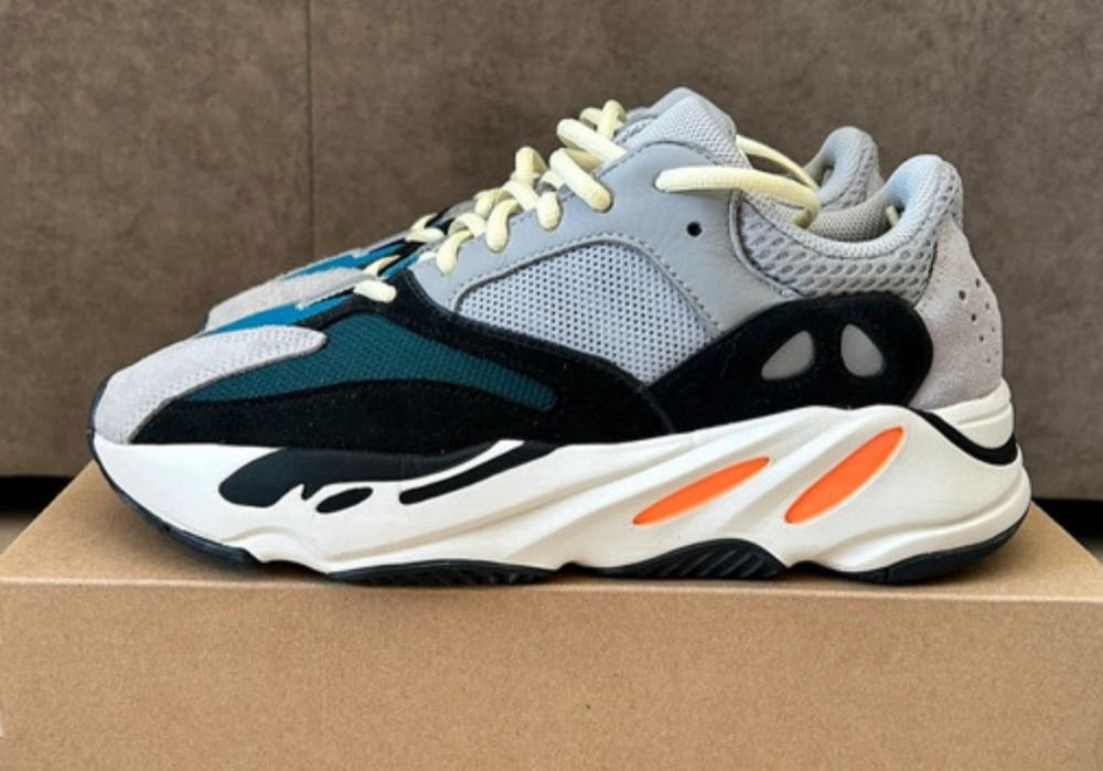 Yeezy 700 - Buy Yeezy 700 Used Sneakers - KLEKT (EU)