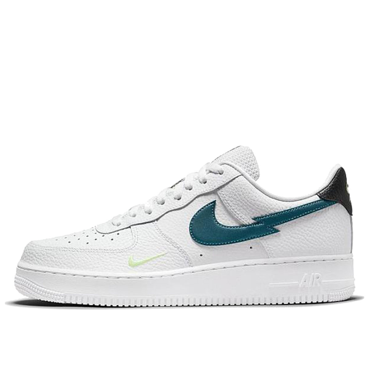 Nike Air Force 1 '07 LV8 Triple White FJ4004-100 Men's