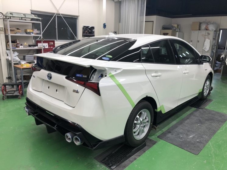 KUHLHYBRID 50プリウス後期エアロパーツ完成しました！フロント