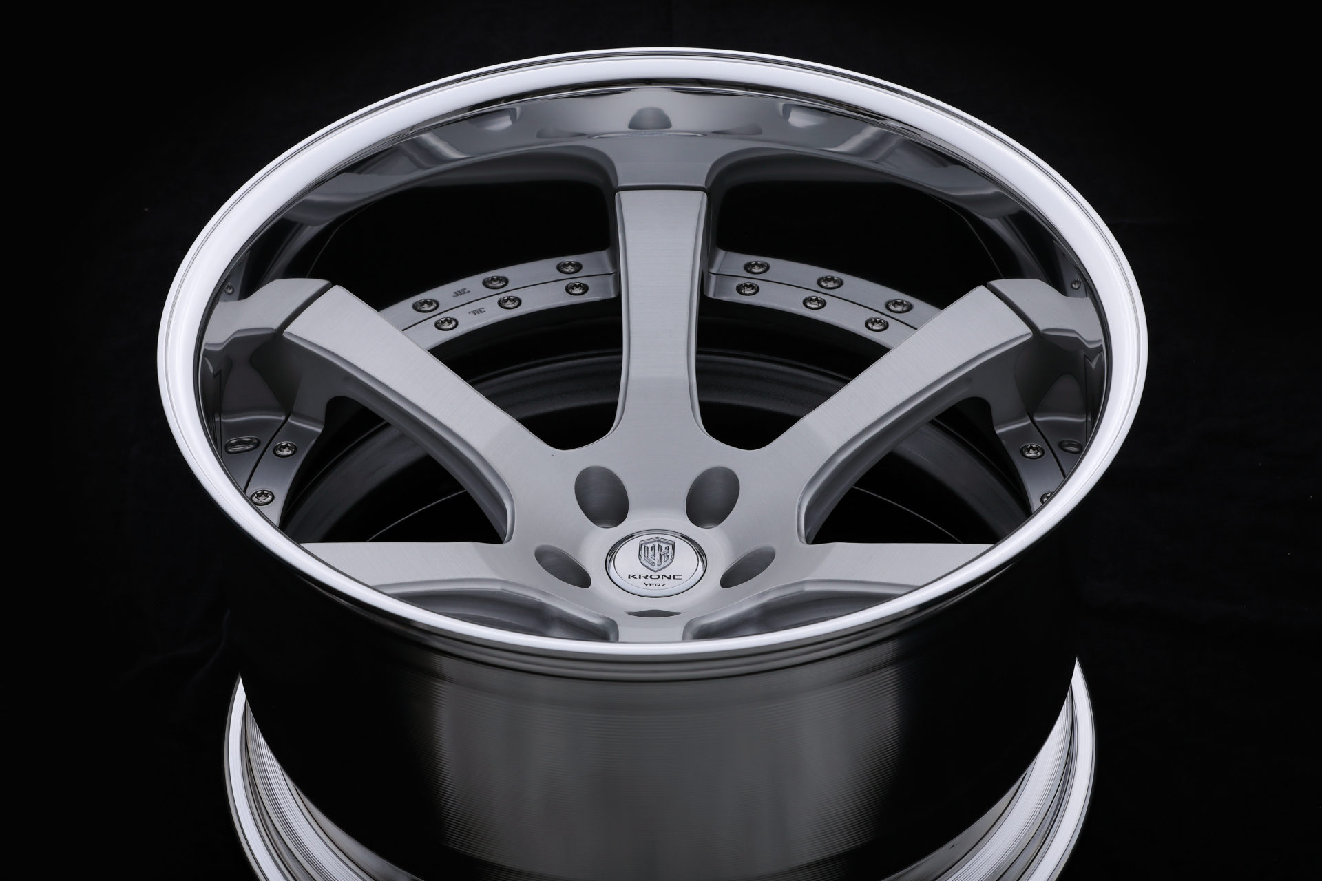VERZ-WHEELSの鍛造2ピースホイールNEWブランド「VERZ-KRONE」ヴェルズ