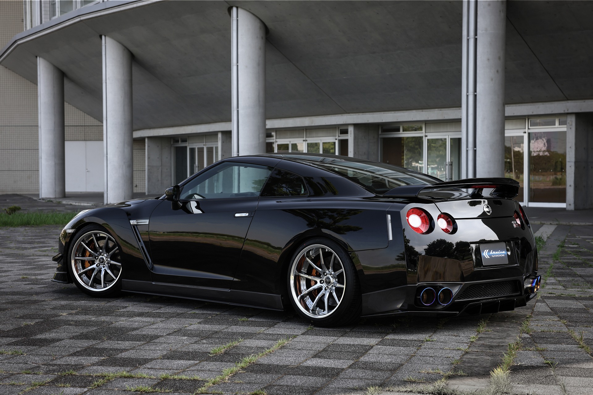 KRUISE by KUHLRACING新作エアロパーツ完成！R35GT-R2008～2010モデル