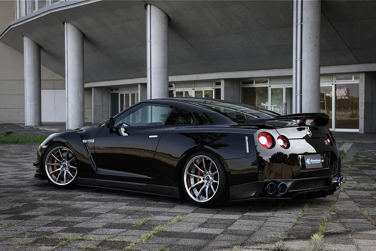 KRUISE by KUHLRACING新作エアロパーツ完成！R35GT-R2008～2010モデル