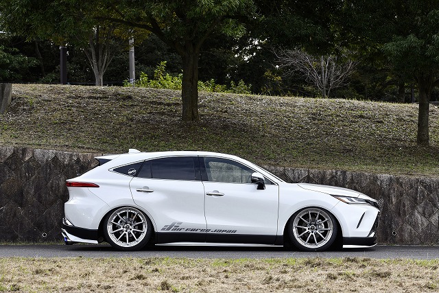 KRUISE by KUHLRACING新型80ハリアー用エアロパーツ&エア