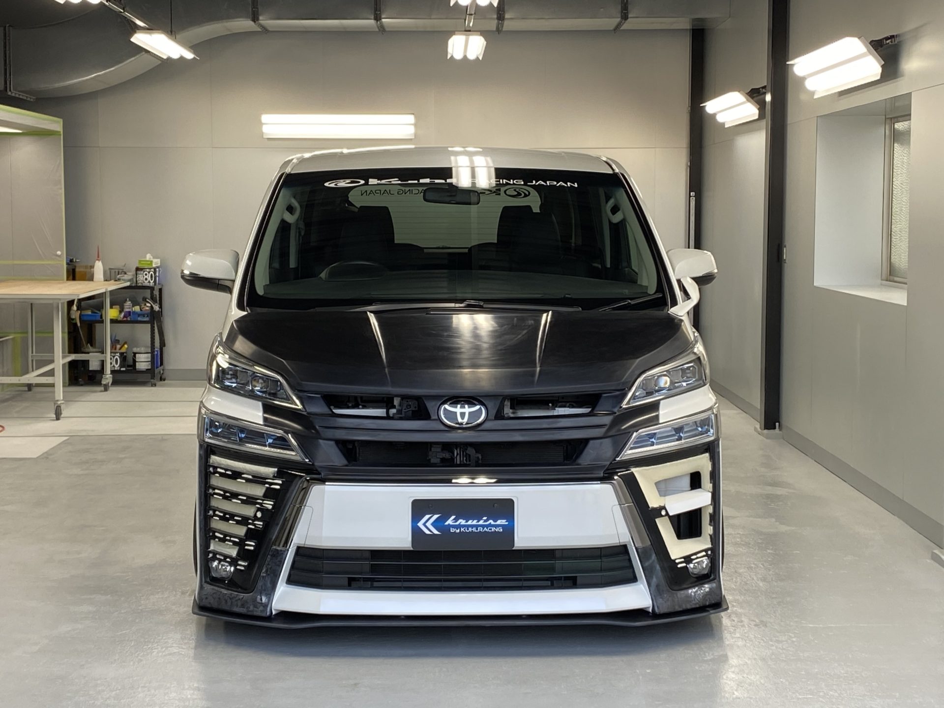 KRUISE by KUHLRACING新型80ハリアー用エアロパーツ&エア