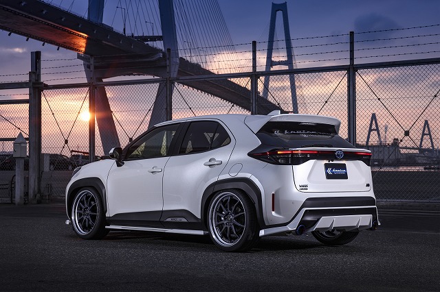 ヤリスクロス「KRUISE by KUHLRACING」エアロパーツ装着パールホワイト