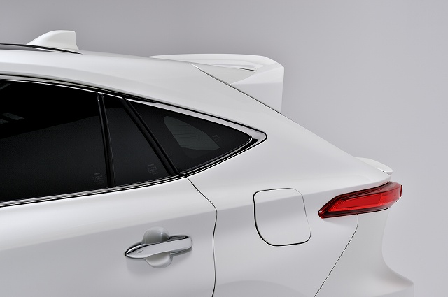 KRUISE by KUHLRACINGエアロ装着80ハリアーデモカー！「岩田剛典」さん