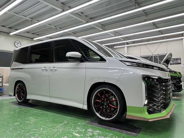 新型90VOXY＆NOAHヴォクシー＆ノア・カスタム＆エアロ開発スタート