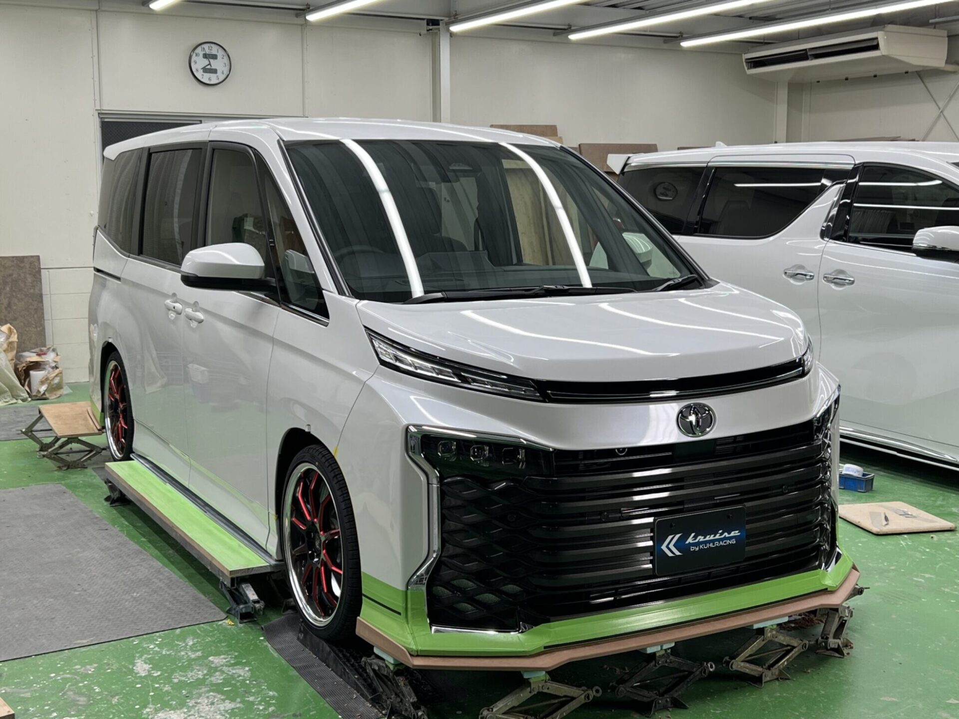 新型90VOXY＆NOAHヴォクシー＆ノア・カスタム＆エアロ開発スタート