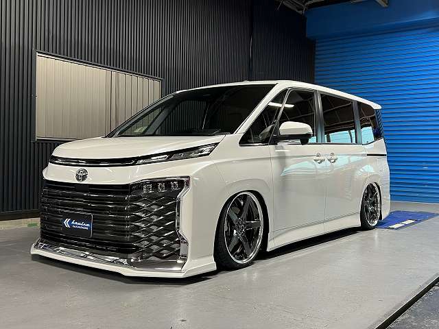 新型90VOXYヴォクシー・エアサス＆リアアクスル加工ローダウンデモカー