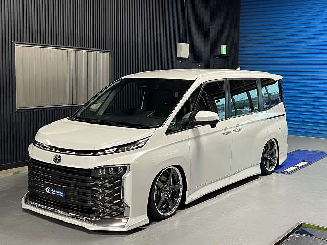 新型90VOXYヴォクシー・エアサス＆リアアクスル加工ローダウンデモカー