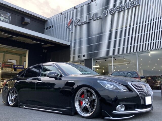 ☆カスタム紹介 210クラウンマジェスタ AirForce エアサス取付