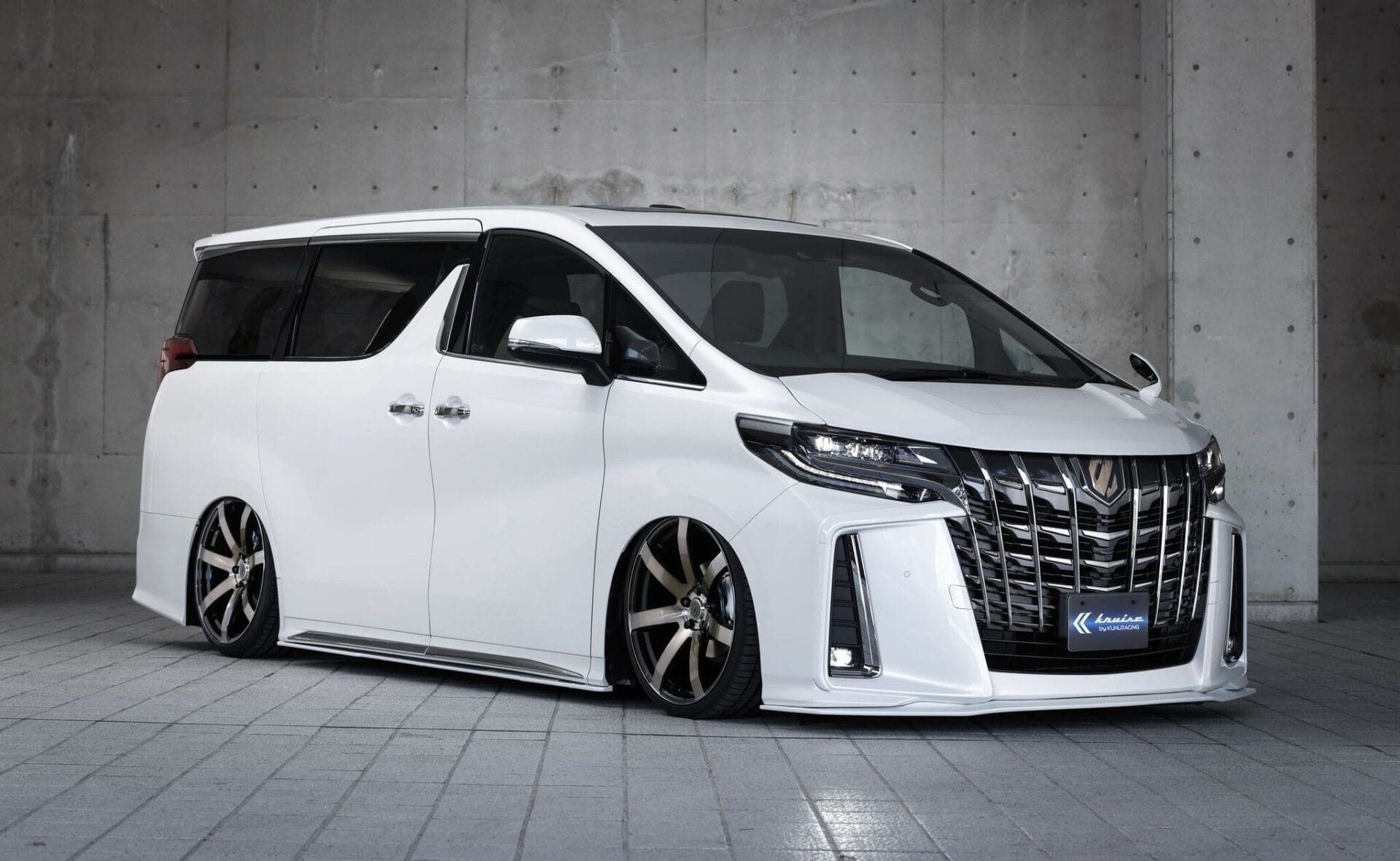 30アルファードコンプリートカー&エアロパーツ | KUHL(クール)