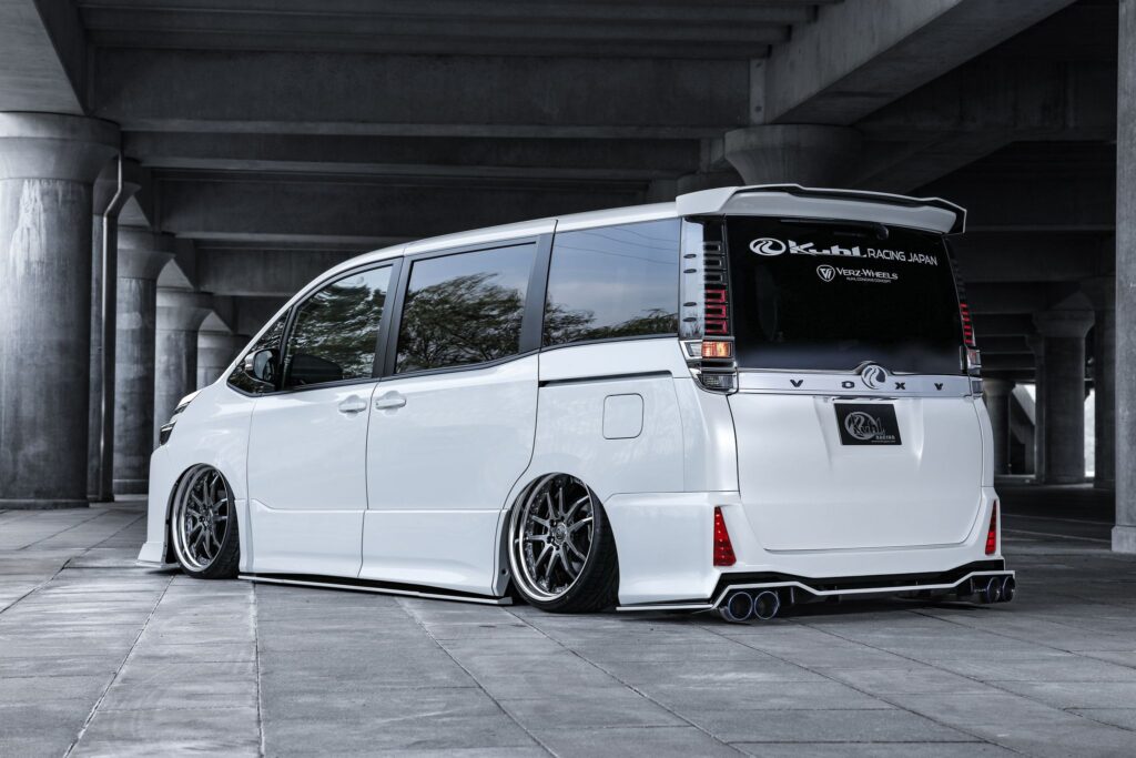 KUHLRACING 80V-GT VOXY ｜ KUHL(クール)