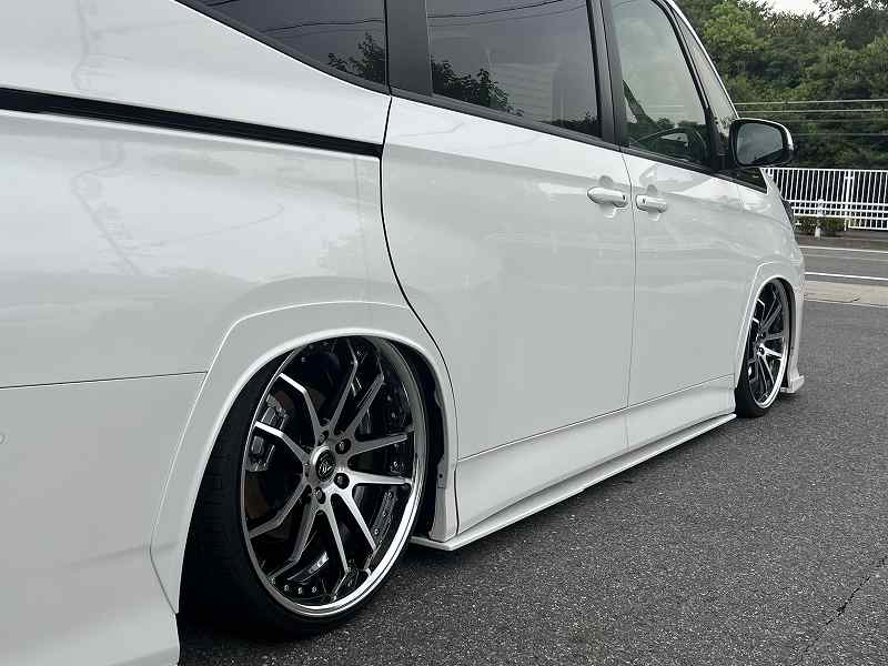 新型ノア＆ヴォクシー用エアロパーツ完成！オーバーフェンダー・リア