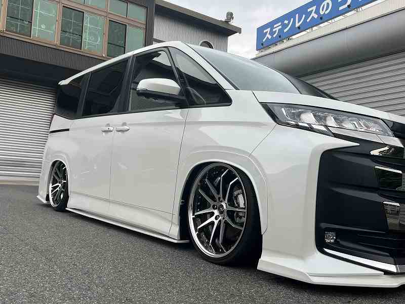 新型ノア＆ヴォクシー用エアロパーツ完成！オーバーフェンダー・リア