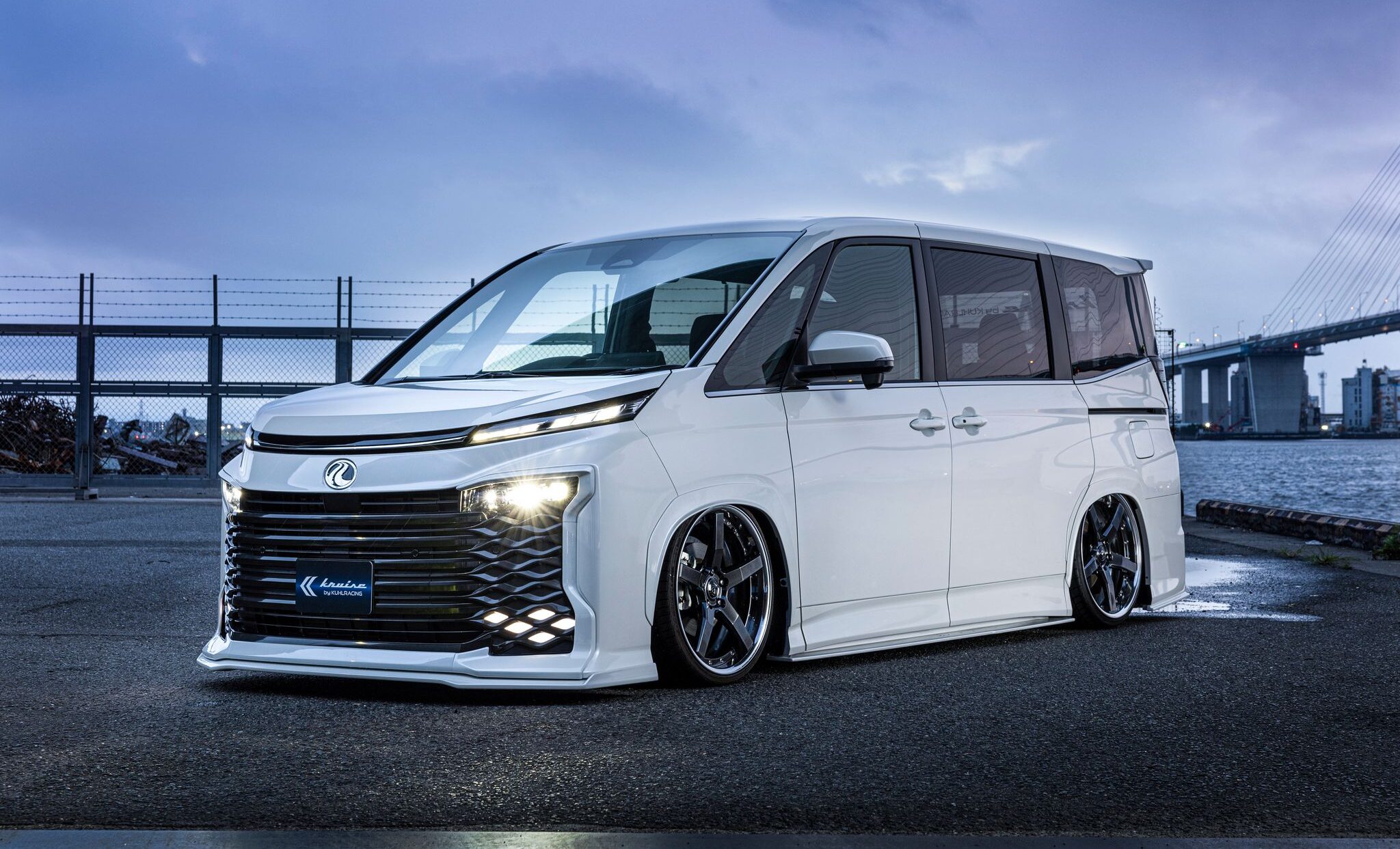 KRUISE KR-90VRR VOXY ｜ KUHL(クール)