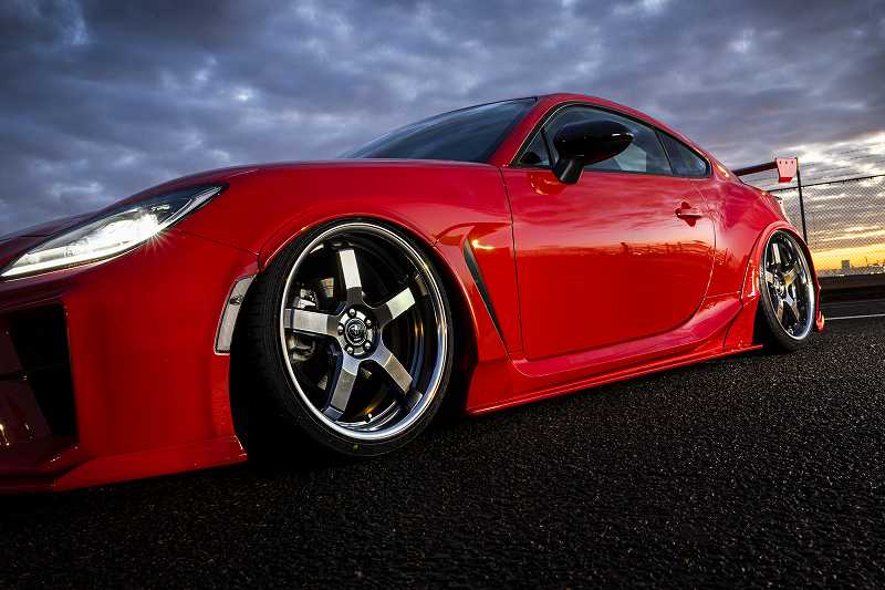 新作ホイール「DDR01」紹介 装着デモカーの写真お届けします！ ｜ KUHL