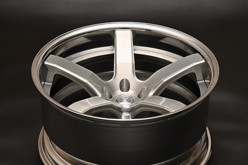 kuhl アドミレイション　20インチ 245/35R20 5H 114.3 KUHLオリジナル VERZ-WHEELSからLIMITED EDITION 2025が販売決定