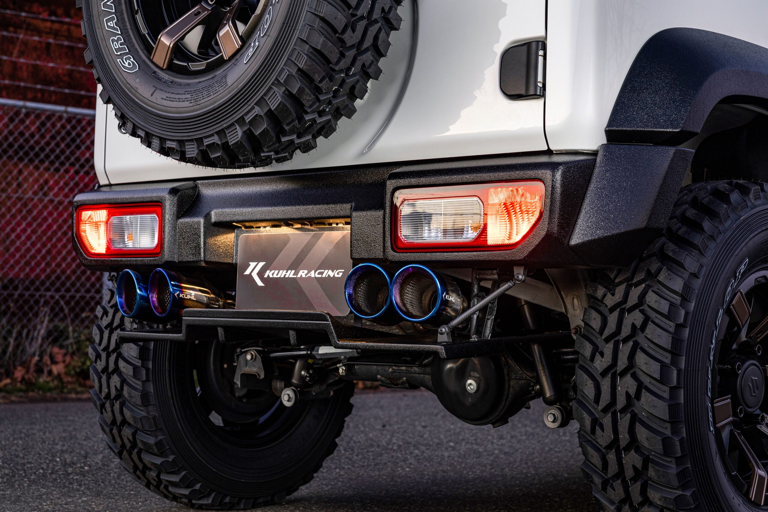 74R-GTリアバンパー&フローティングディフューザー