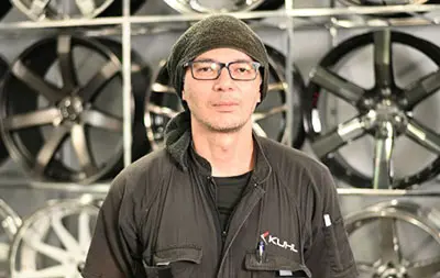 工場長代理：クリス