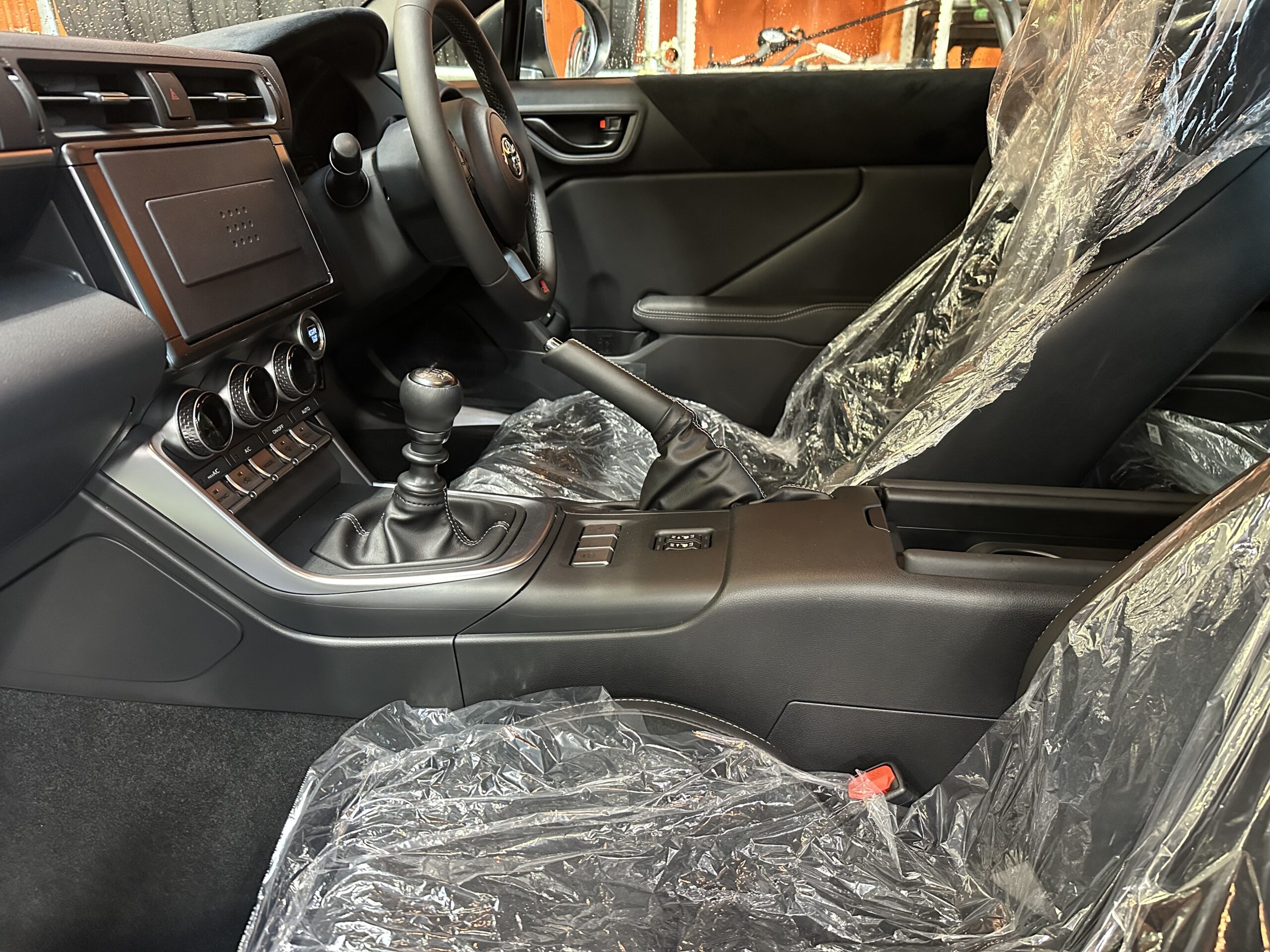 MT/GR86のセンターコンソールを交換しました ｜ KUHL(クール)