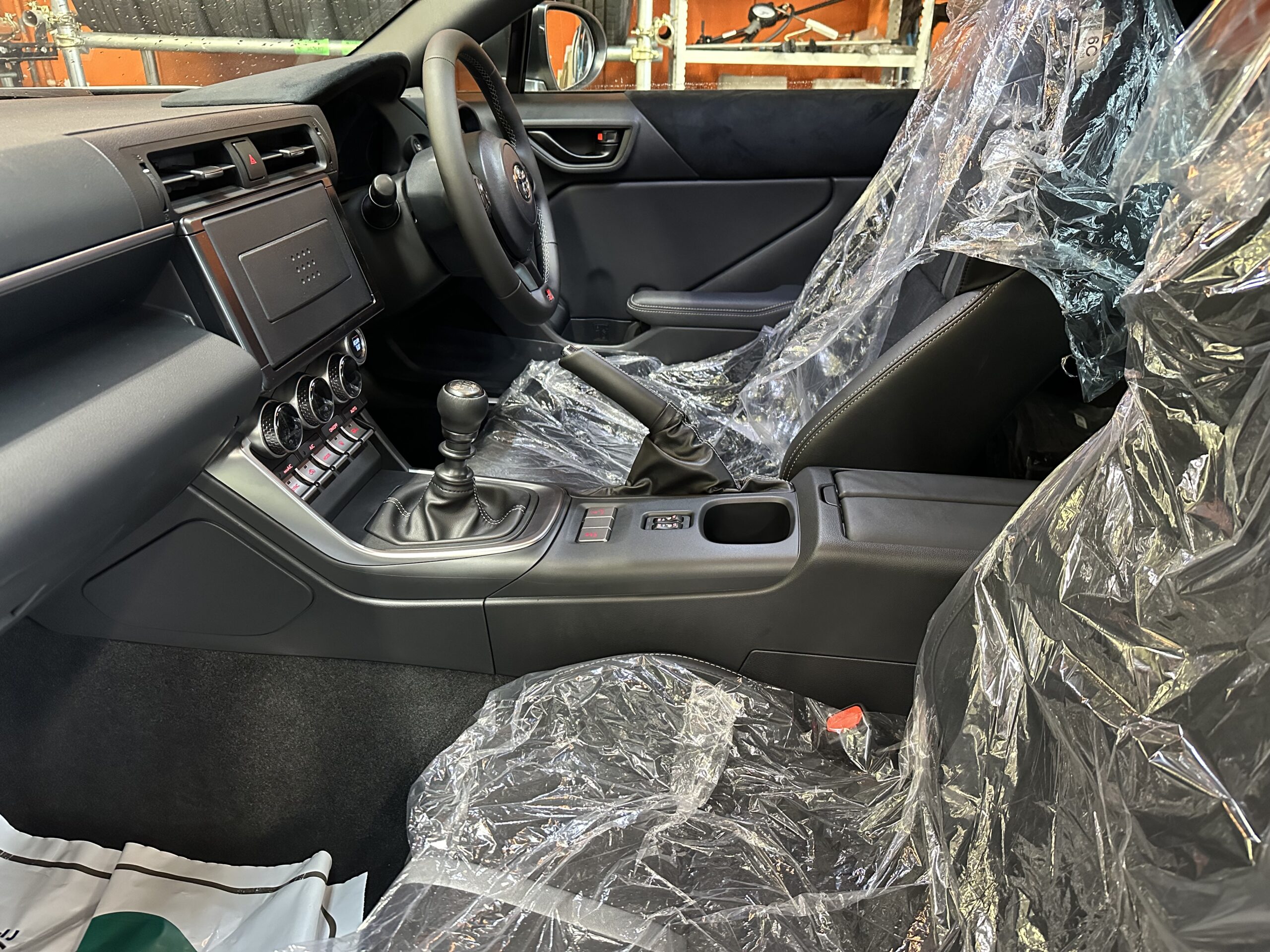 MT/GR86のセンターコンソールを交換しました ｜ KUHL(クール)