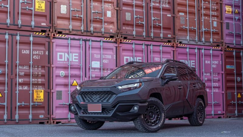 トヨタ・RAV4のカスタムコンプリートカーであるブラーバ・MARS
