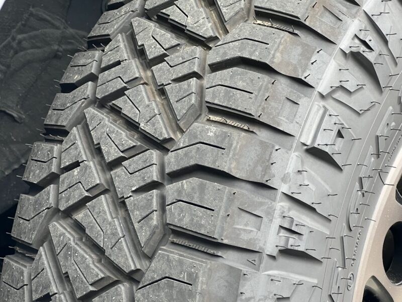 NITTOのトレッドパターン