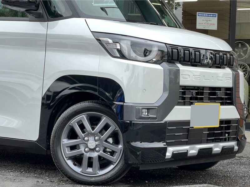 三菱自動車 デリカミニ デリマル白 三菱自動車、新型「デリカミニ」受注開始 価格は約195万円～約295万円
