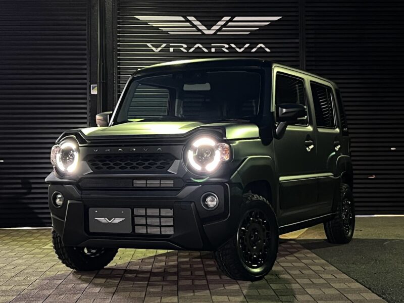 ハスラーベースコンプリートカーのブラーバ・イオの夜の写真