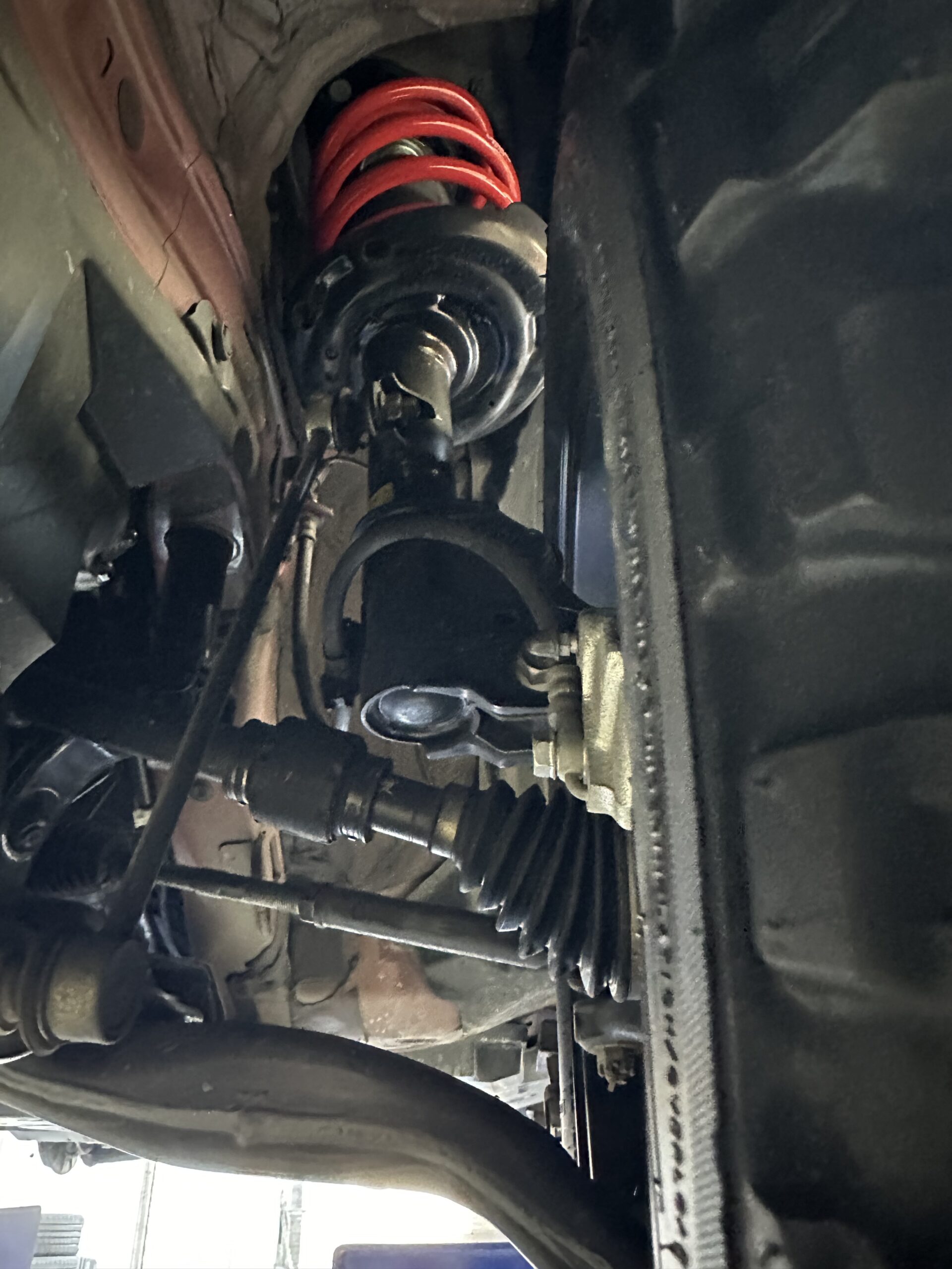 C-HRのカスタムリフトアップスプリング取り付け タナベリフトアップスプリングup210 C-HRのホイール7.5J