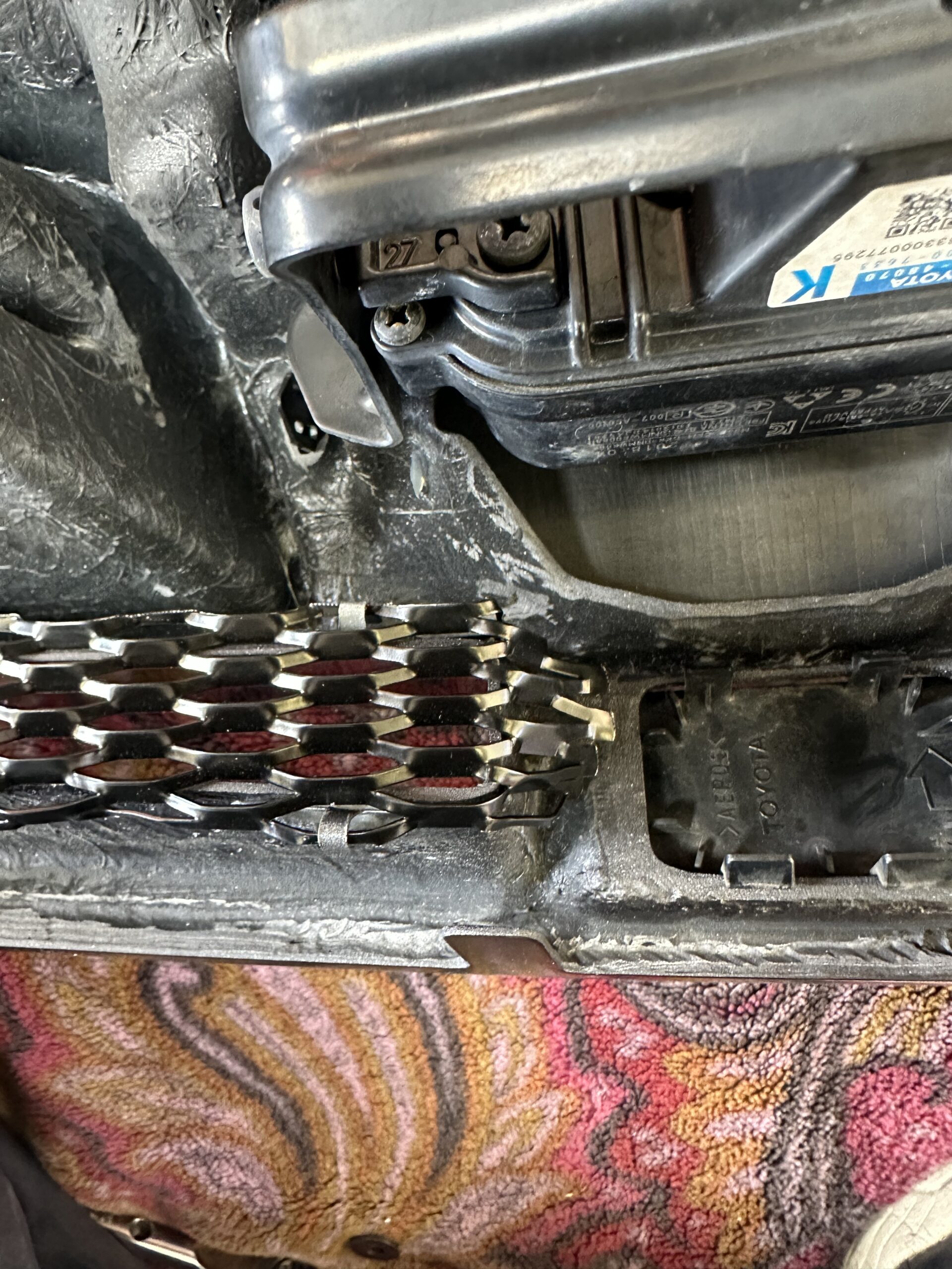 toyota　トヨタ　ハリアー　60ハリアー　60系　フロントグリル取付　取り外し　ボンネットスポイラー取り外し　