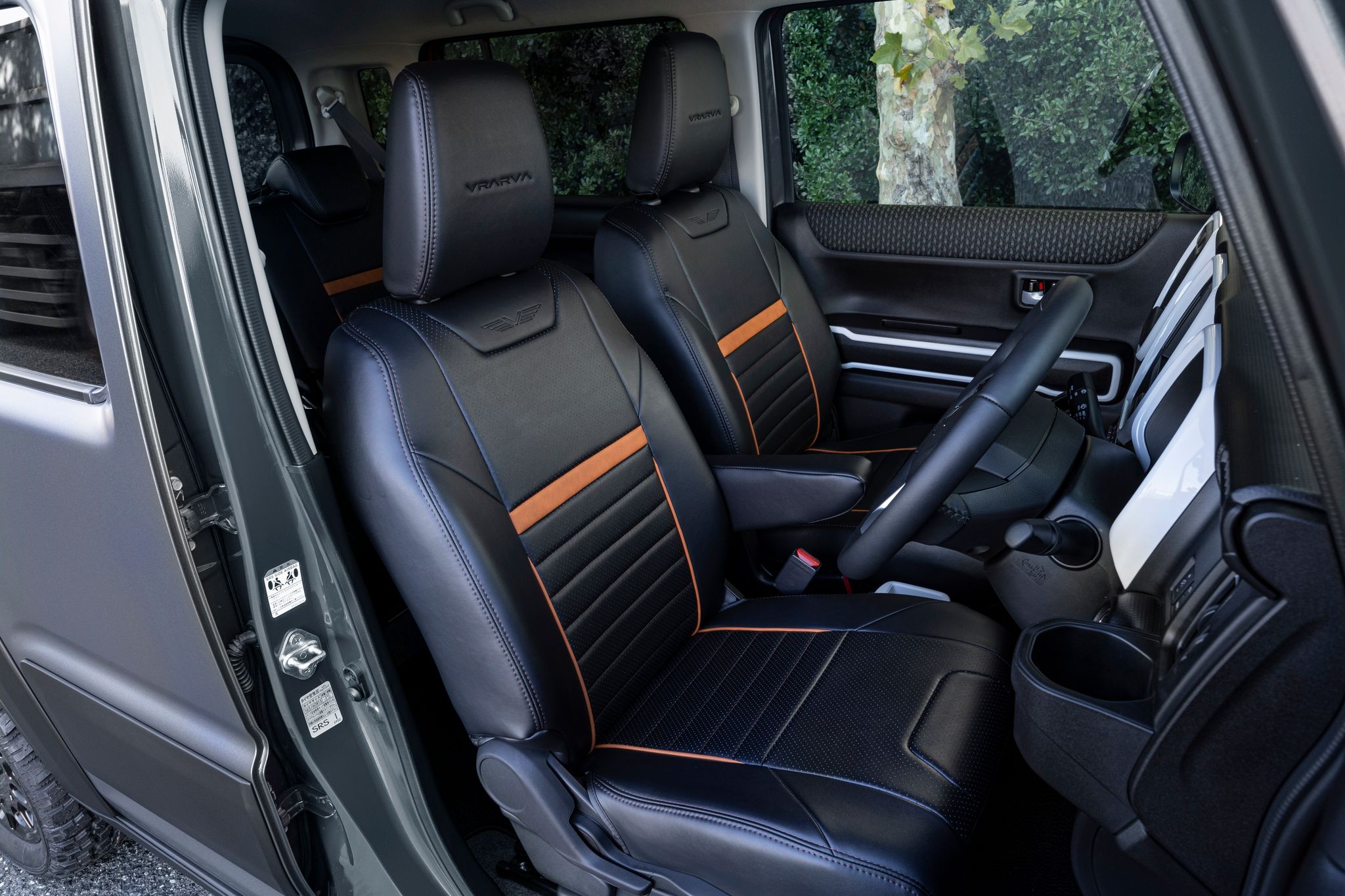 走りの気分を昂める専用シートカバー