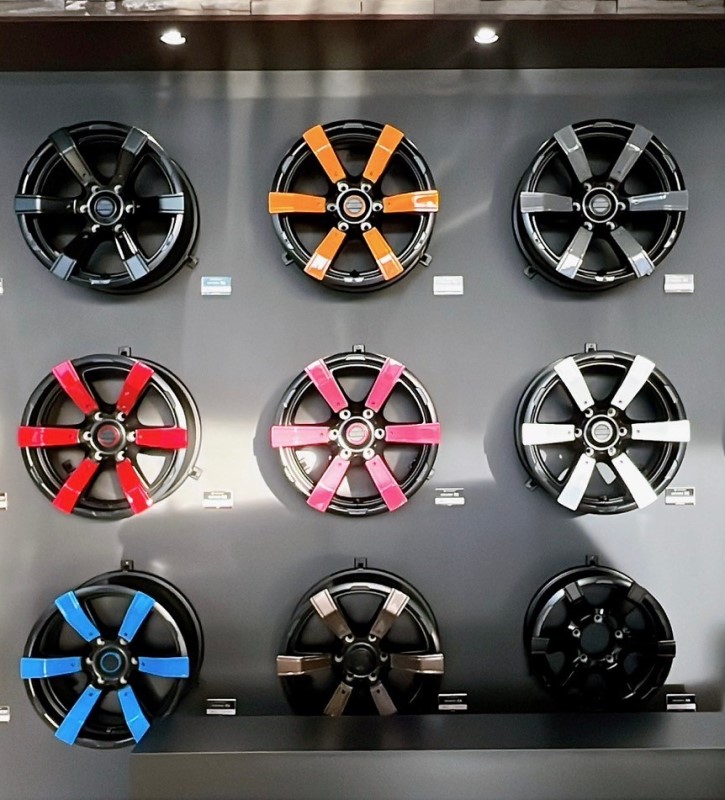 オフロードカーに最適！KUHLオリジナルホイール「VERZ-KROSS X6