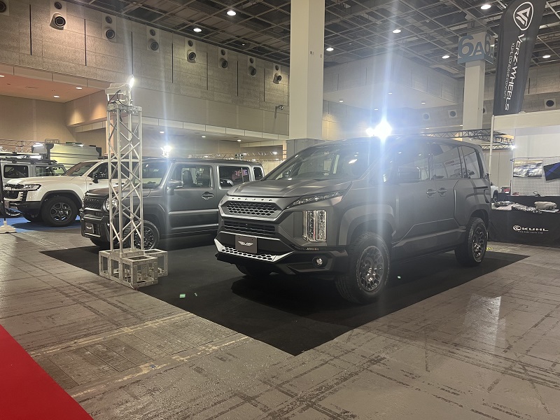 クールジャパン 三菱 デリカD5 ブラーバ オーカス