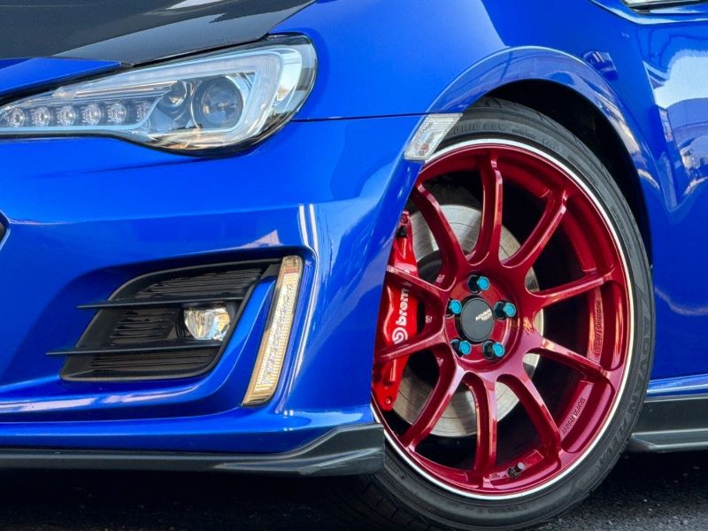 サーキット仕様のBRZ！STIスポーツ！中古カスタムカーはクールに