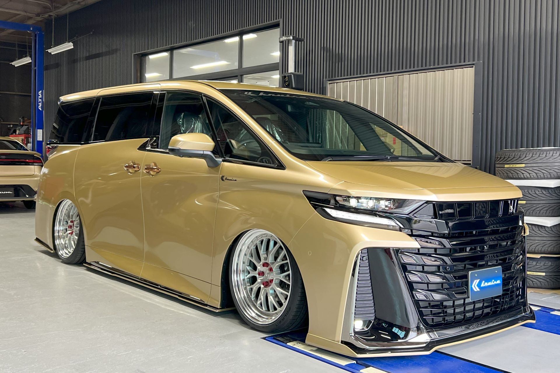 東京オートサロン2024KUHL＆VRARVA出展直前情報②！】40アルファード