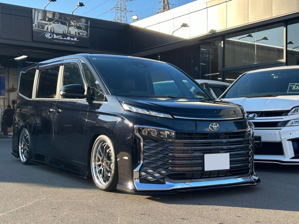 祝☆ご納車】KUHL 90 VOXY エアサス フルカスタムコンプリートカーのご
